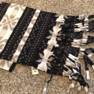 Black and grey fleece scarf